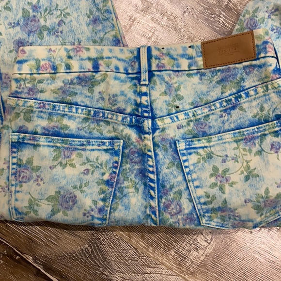 Skinny floral print jeans worn once - Picture 3 of 4